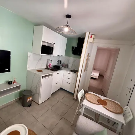 Dependance De Plain-pied T2 Avec Patio Apartment *